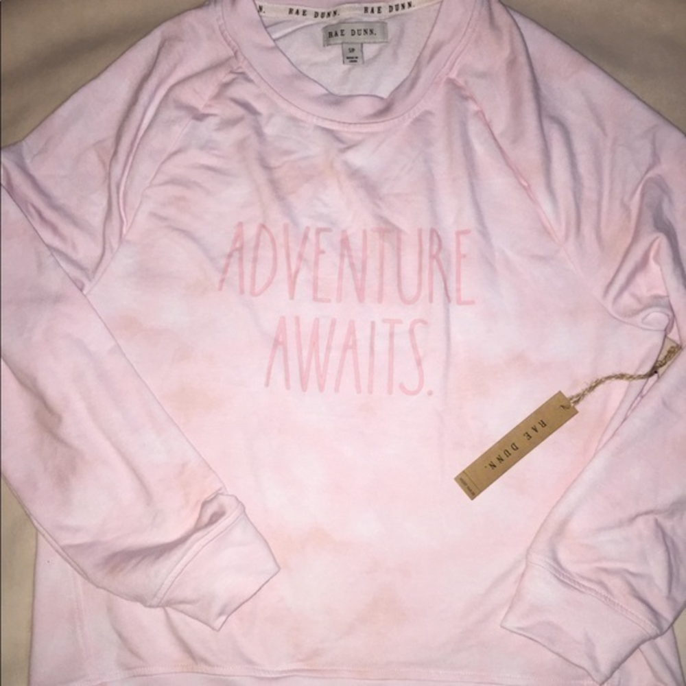NWT Rae Dunn ADVENTURE AWAITS Sweatshirt‎